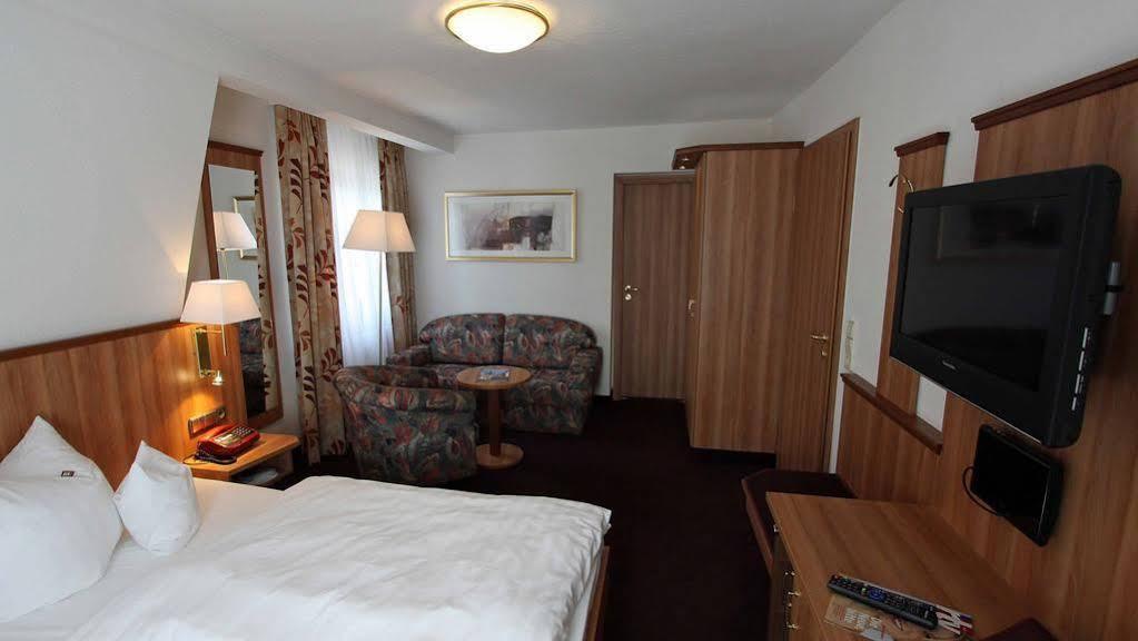 Neckarblick Self Service Hotel บัดวิมพ์เฟิน ภายนอก รูปภาพ